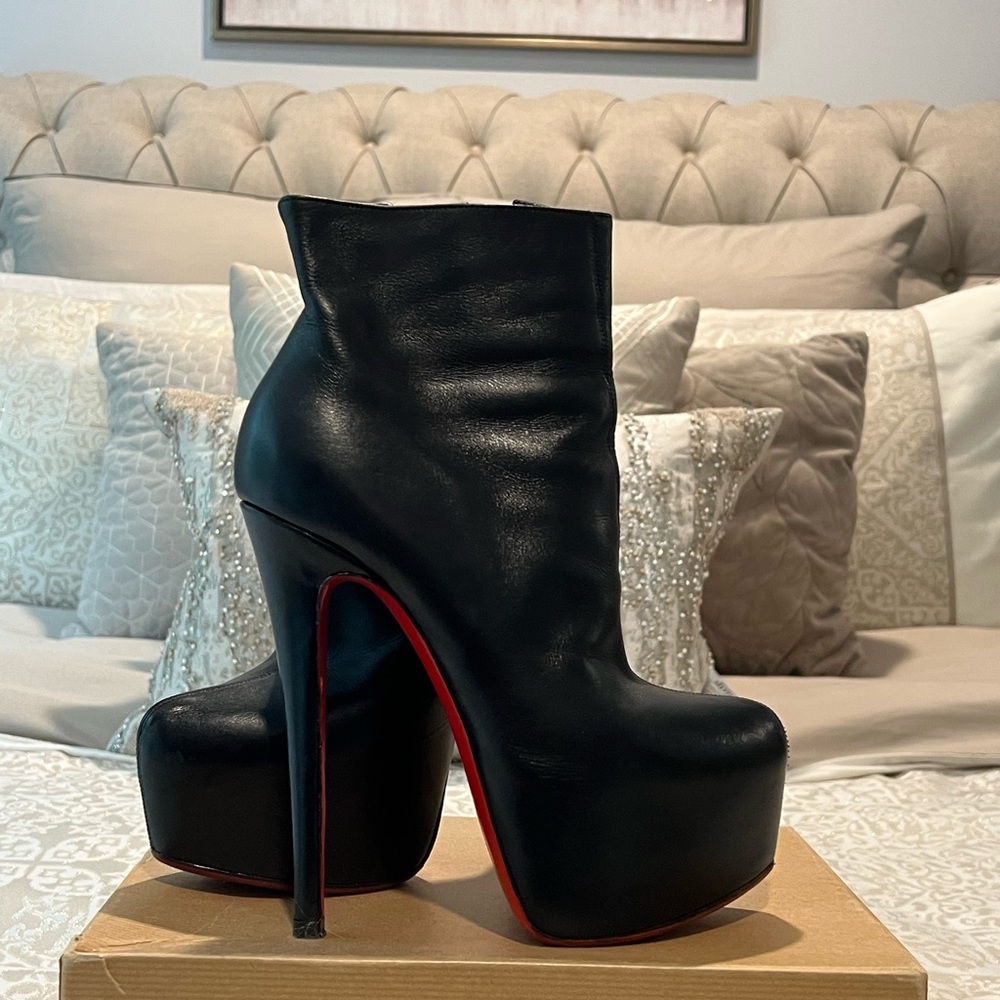 Christian Louboutin Daf Booty